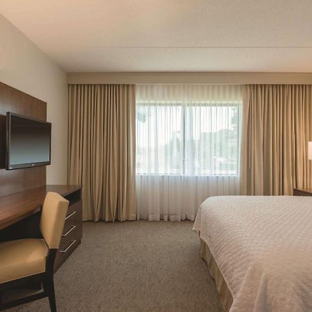 Embassy Suites By Hilton Milwaukee Brookfield Extérieur photo