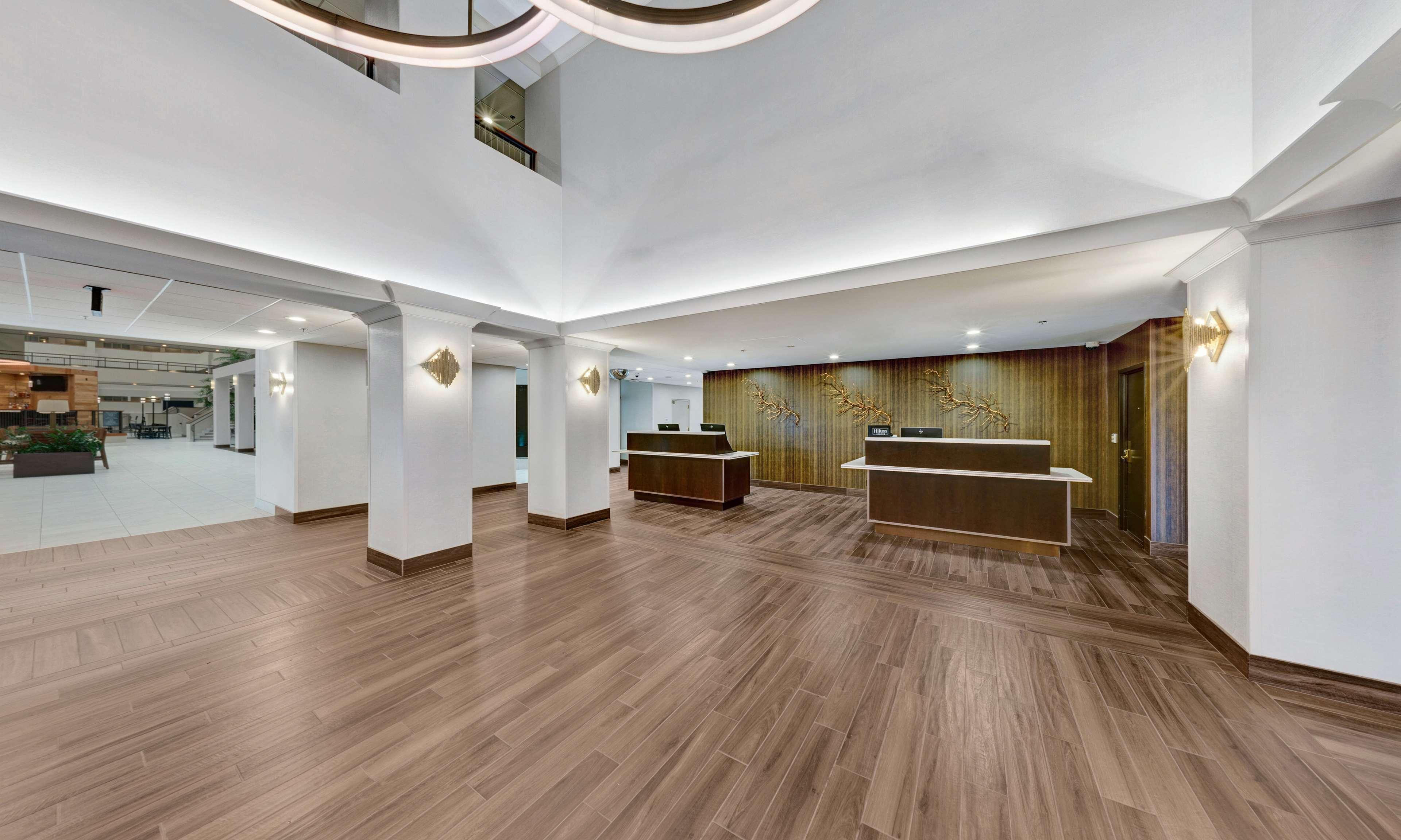 Embassy Suites By Hilton Milwaukee Brookfield Extérieur photo