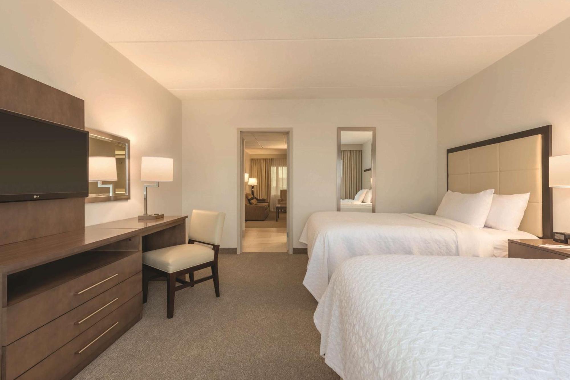 Embassy Suites By Hilton Milwaukee Brookfield Extérieur photo
