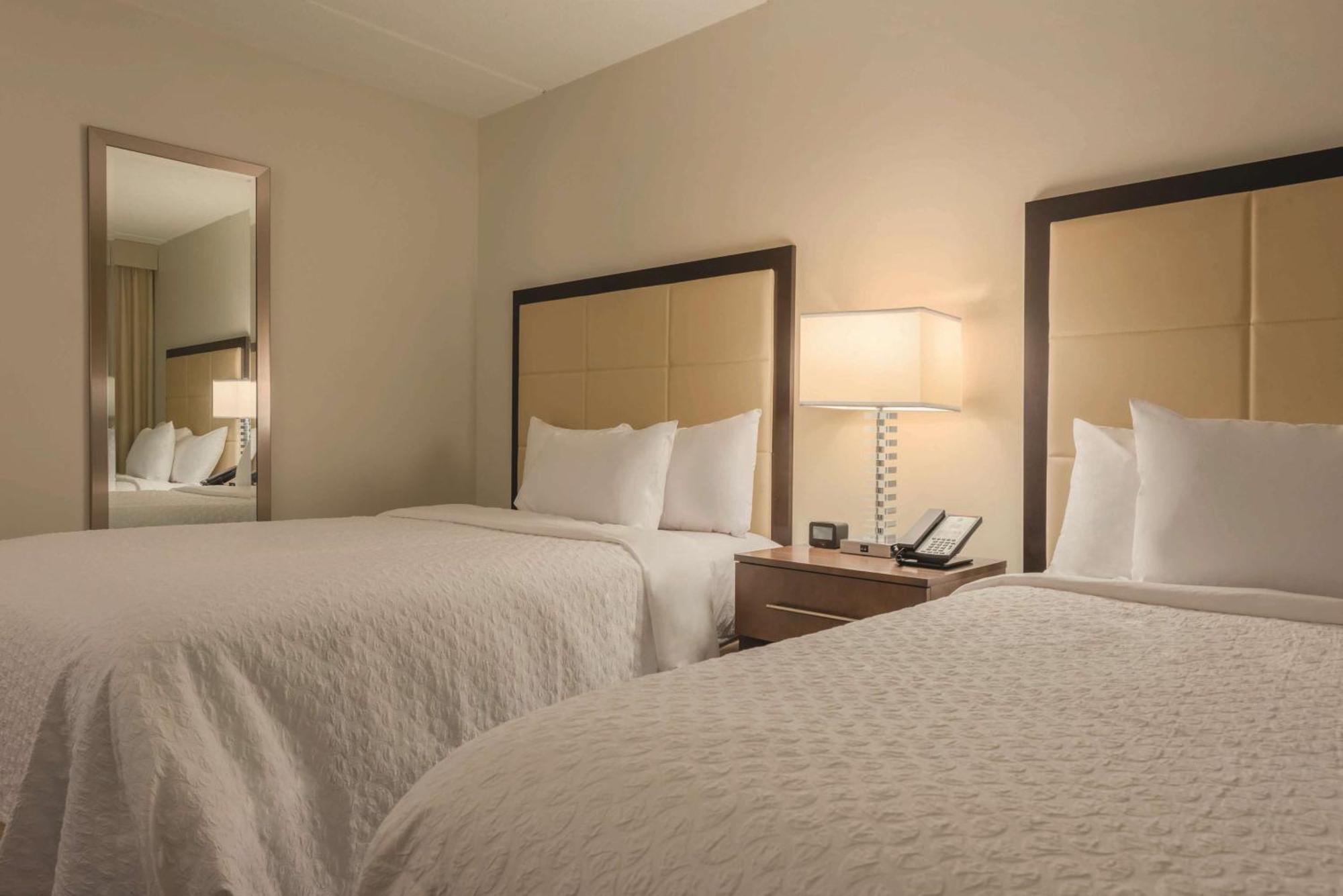 Embassy Suites By Hilton Milwaukee Brookfield Extérieur photo